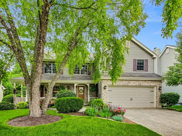 39W661 Howard Sq, Geneva, IL 60134