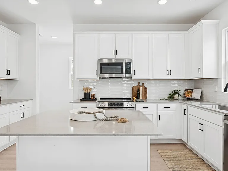 245 Rose Hannah Dr — Photo 5