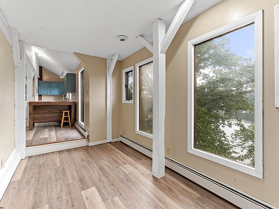 8th image of 158 Rockley Rd