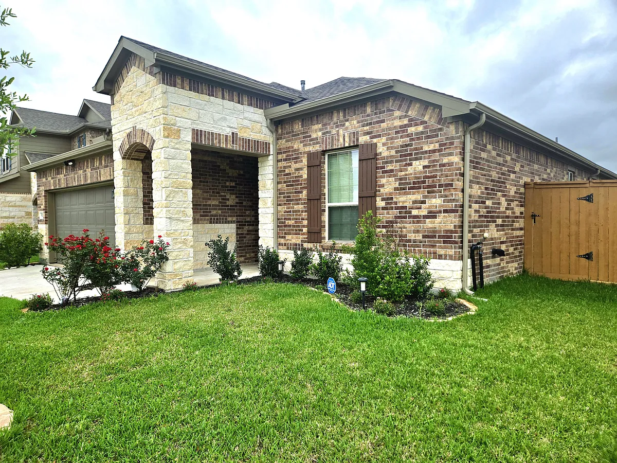 Building Photo - 8123 Star Terrace Dr