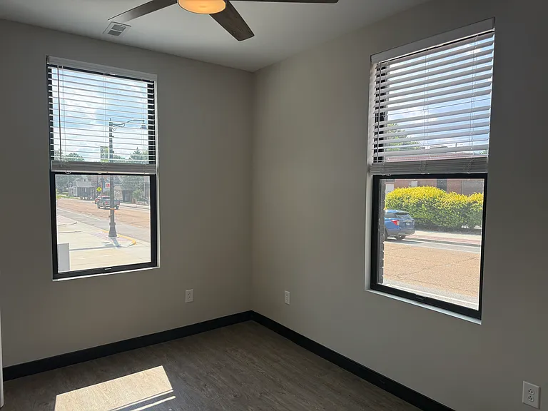 104 E Market St #102 — Photo 5