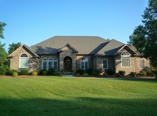 5713 Natoma Rd, Lake wylie, SC 29710