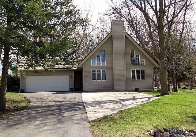 1st image of 15872 Lakeshore Dr