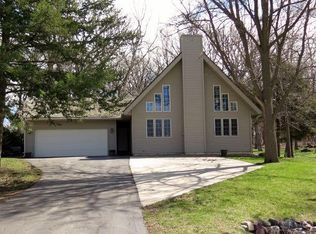15872 Lakeshore Dr, Spirit Lake, IA 51360