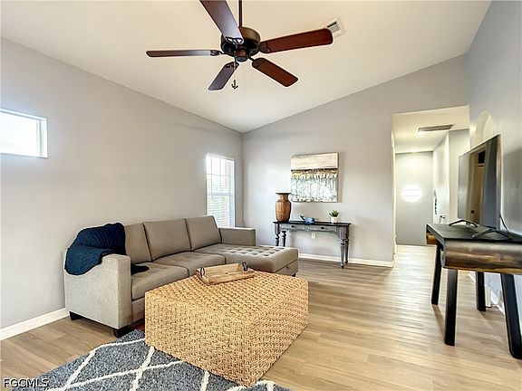 4th image of 5430 Park Rd APT 4