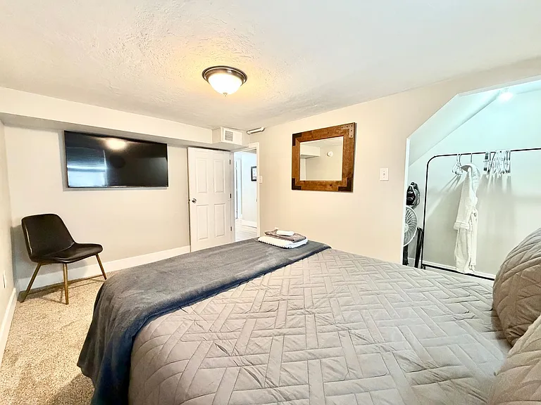 37 W Robert Ave — Photo 7