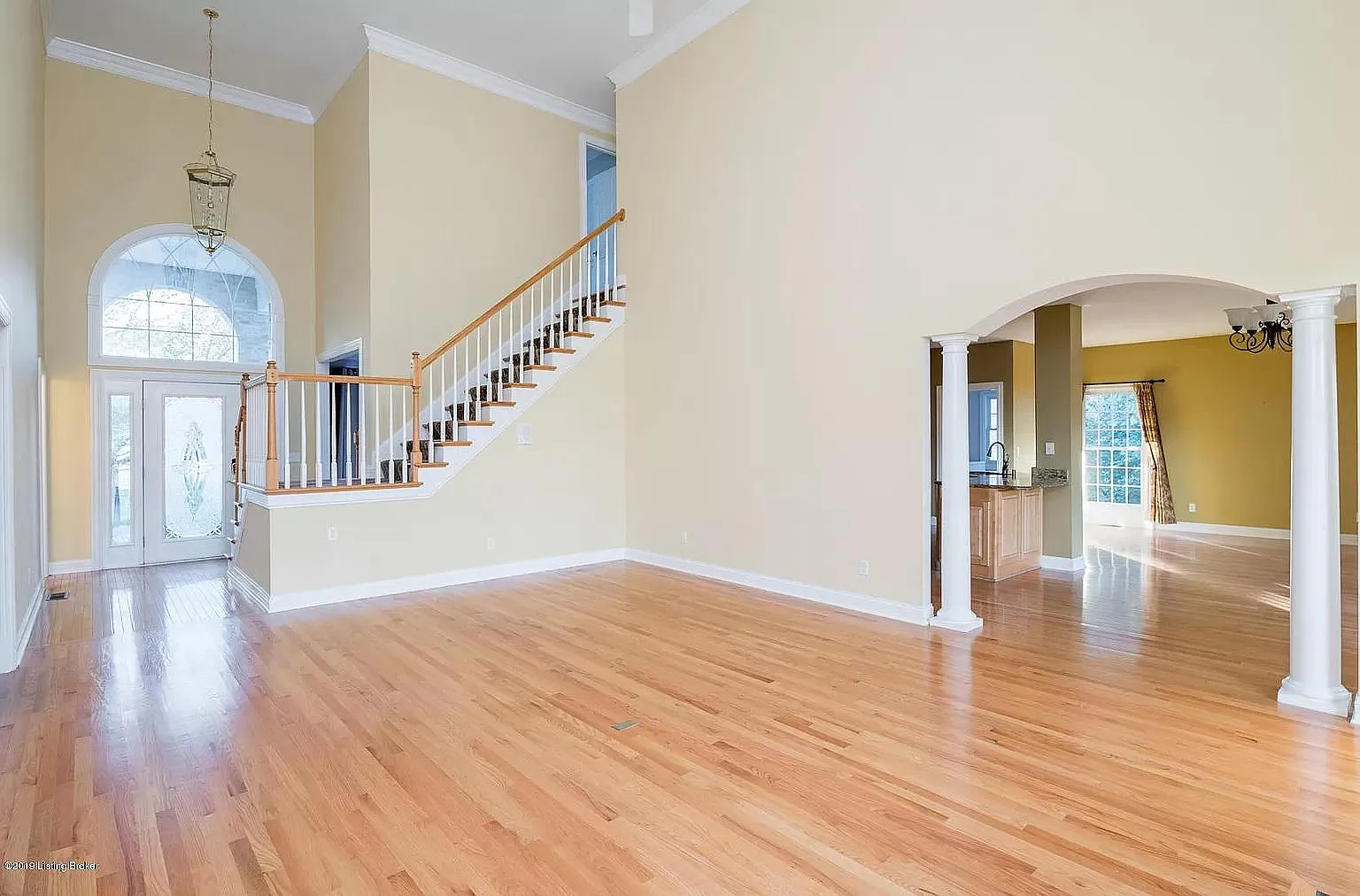 5 bed, 2.5 bath, 3800 sqft, $3,400 — Photo 4