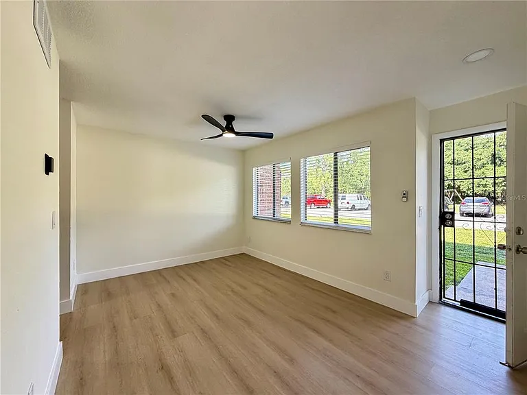 5100 Picadilly Circus Ct #12 — Photo 6