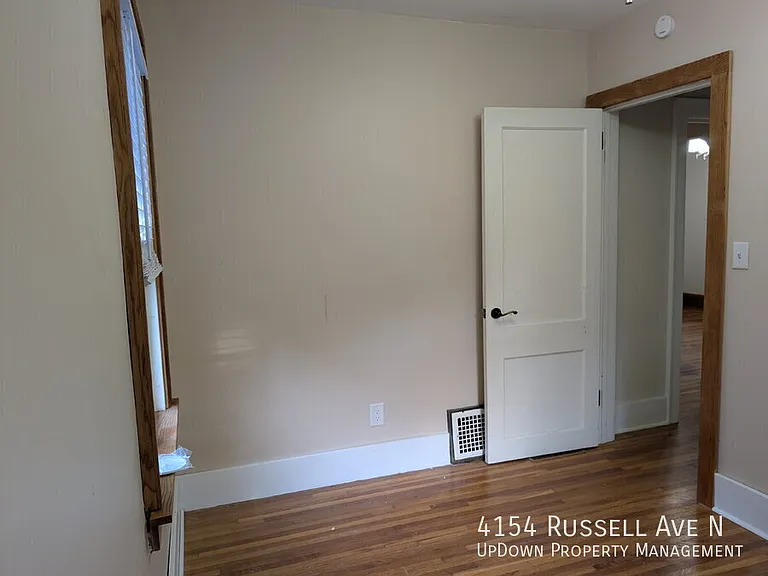 4154 Russell Ave N — Photo 11