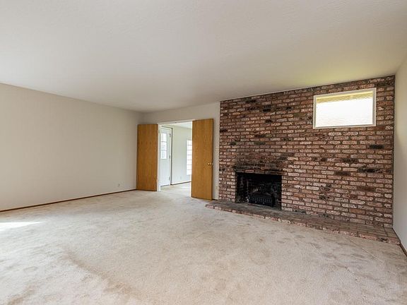 4th image of 110 Windsor Ct