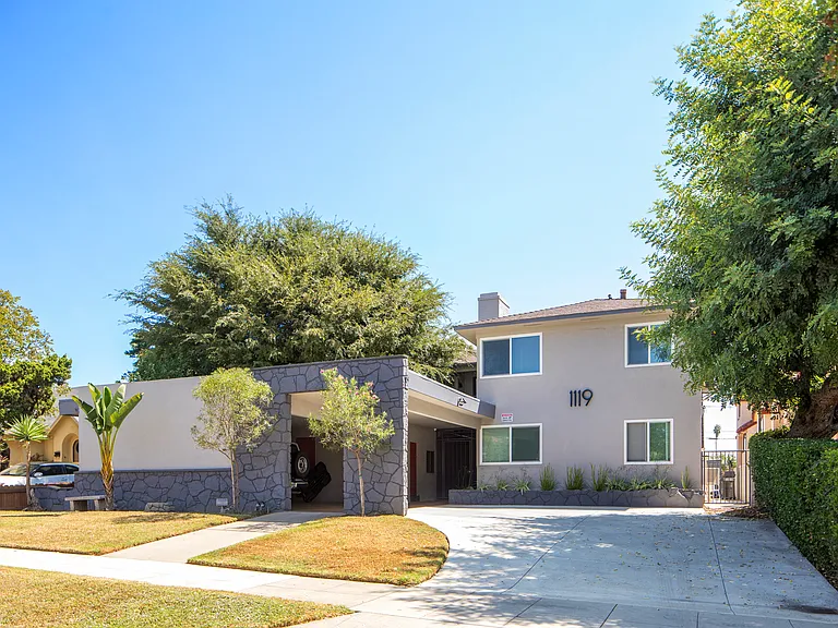 Huntington Villas — Photo 10