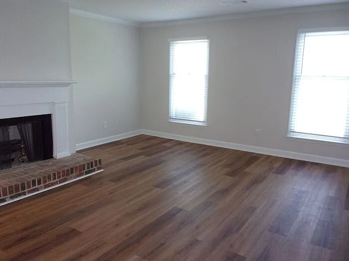 3 bed, 2.0 bath, 1257 sqft, $1,765 — Photo 2