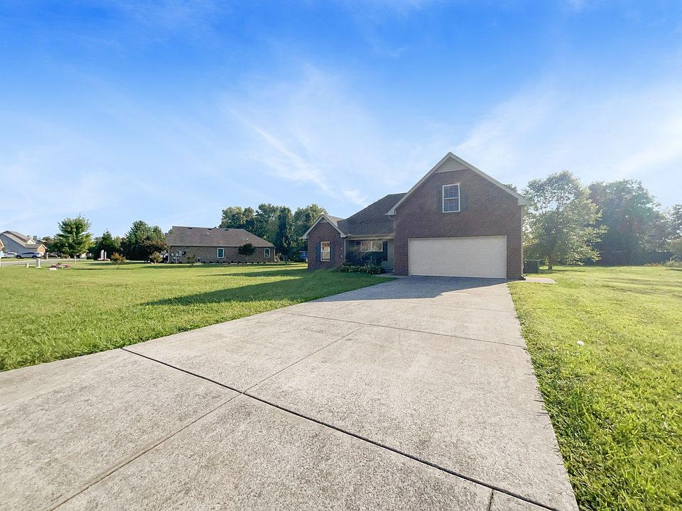 1st image of 825 Laramie Ct
