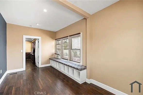 2754 Kenwood Ave — Photo 29