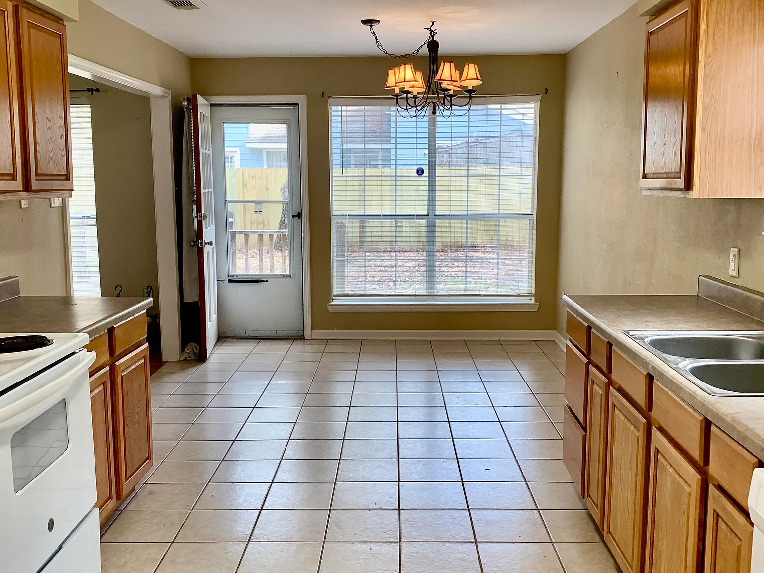 3 bed, 1490 sqft, $1,880 — Photo 3