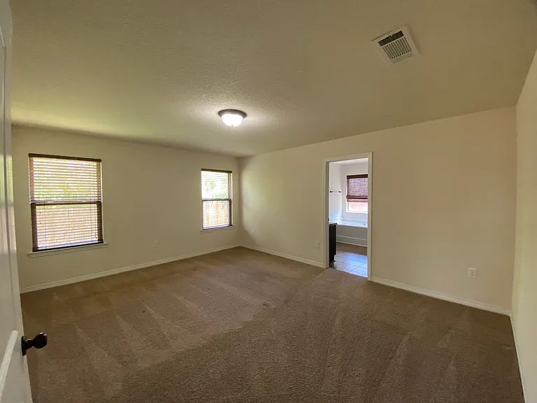 8466 Island Dr — Photo 16