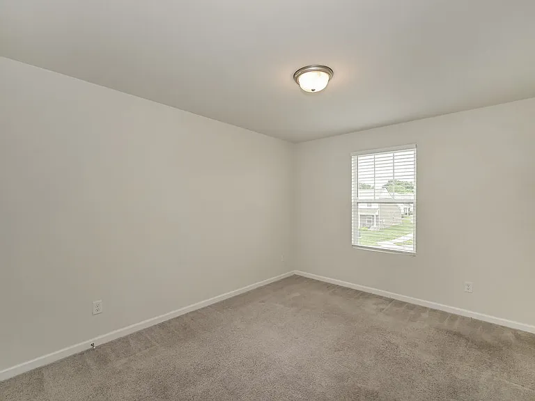 545 Samuel Lee Ln — Photo 11