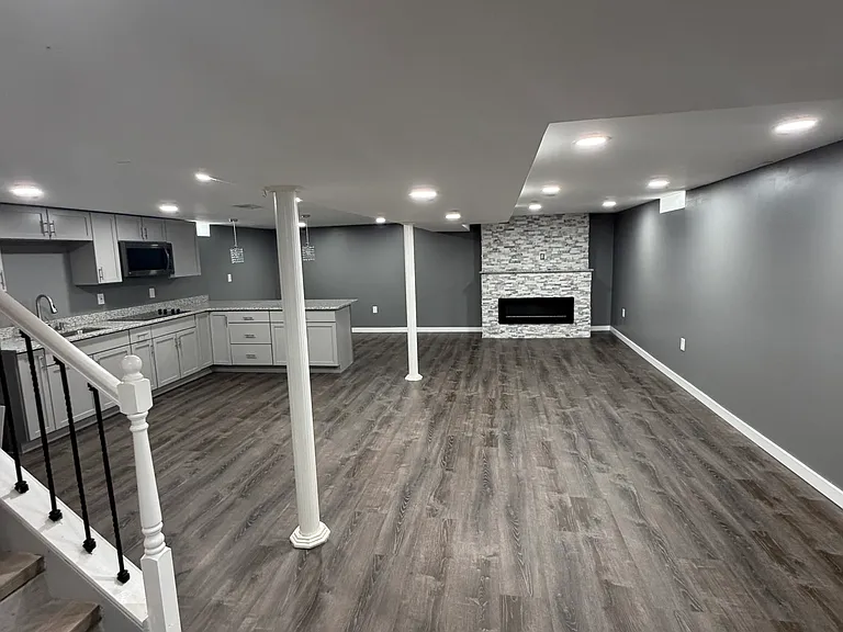23133 Park St — Photo 9