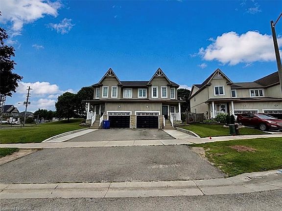 2nd image of 416 Orvis Cres