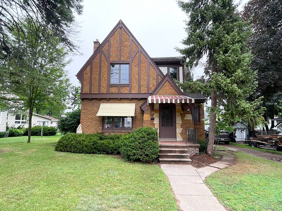1st image of 82 8th St