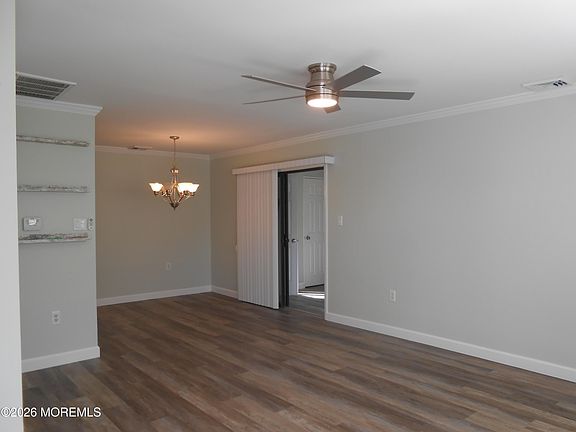 4th image of 39 Mediterranean Ct