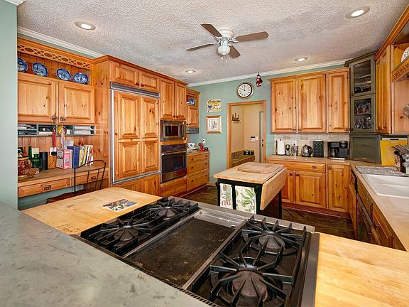 3rd image of 642 High Point Drive