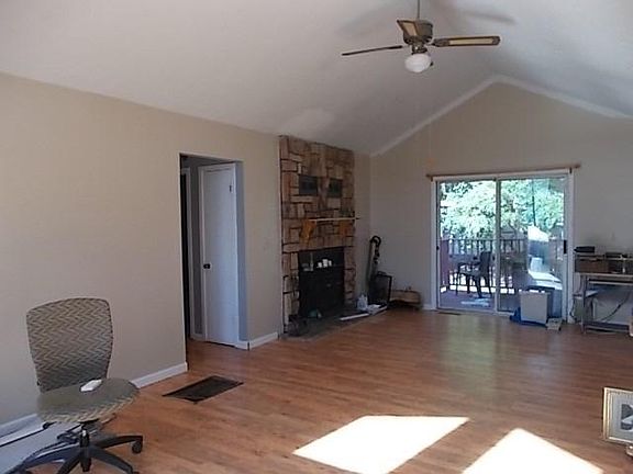 3rd image of 260 Orchard Wood Dr