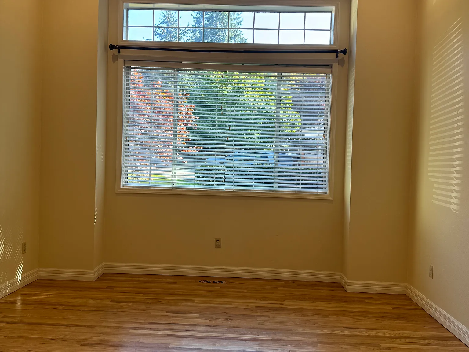 3 bed, 2321 sqft, $3,200 — Photo 4