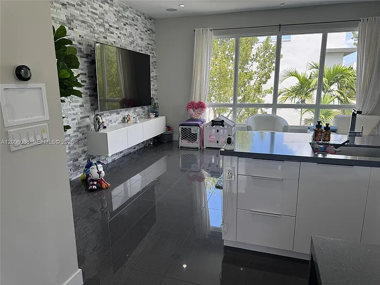 10331 NW 64th Ln — Photo 34