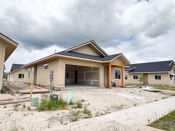 3rd image of 820 Rivet Way