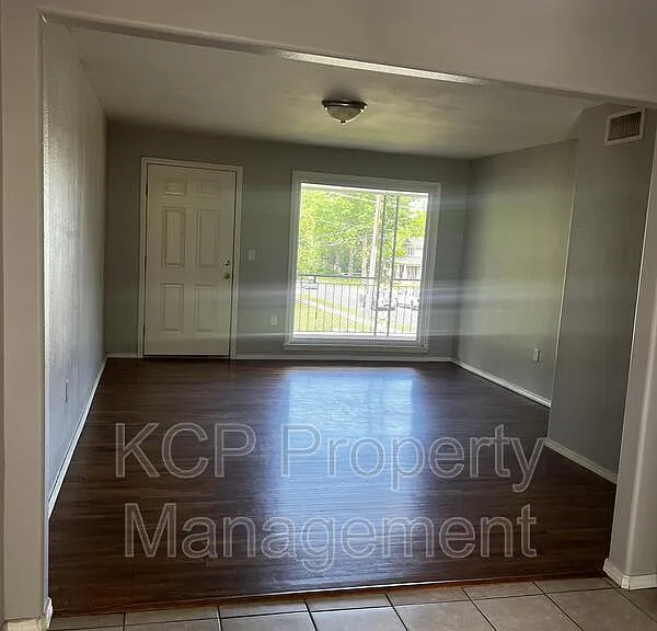 115 N Albert Pike Ave #6 — Photo 8