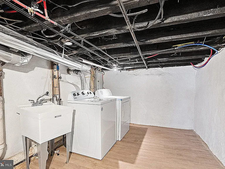 219 E Phil Ellena St — Photo 16