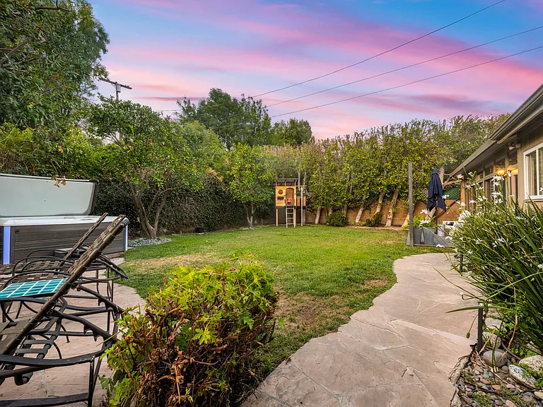 6714 Blucher Ave — Photo 93