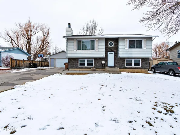 205 Sequoia Dr, Gillette, WY 82718