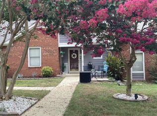 1004 Huntington Park Dr, Morrisville, NC 27560
