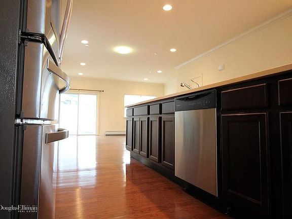 3rd image of 101 Dolphin Ct #A