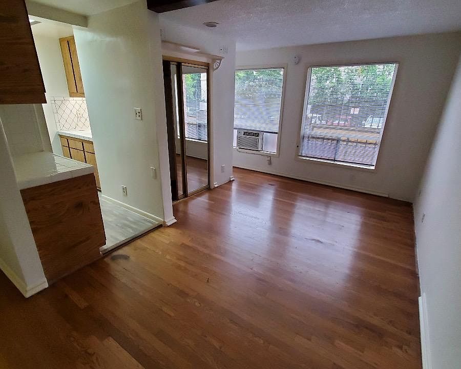 1st image of 2816 Sunset Pl #109