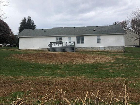 2nd image of 152 Rose Ave