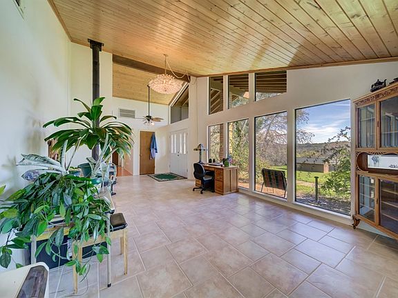 4th image of 30381 Positas Road