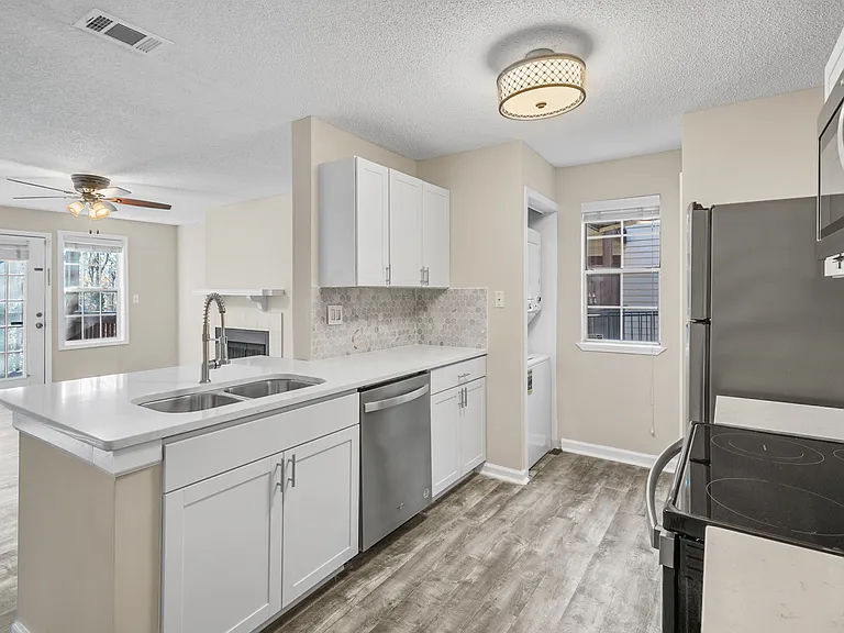 Cypress Pointe St — Photo 10