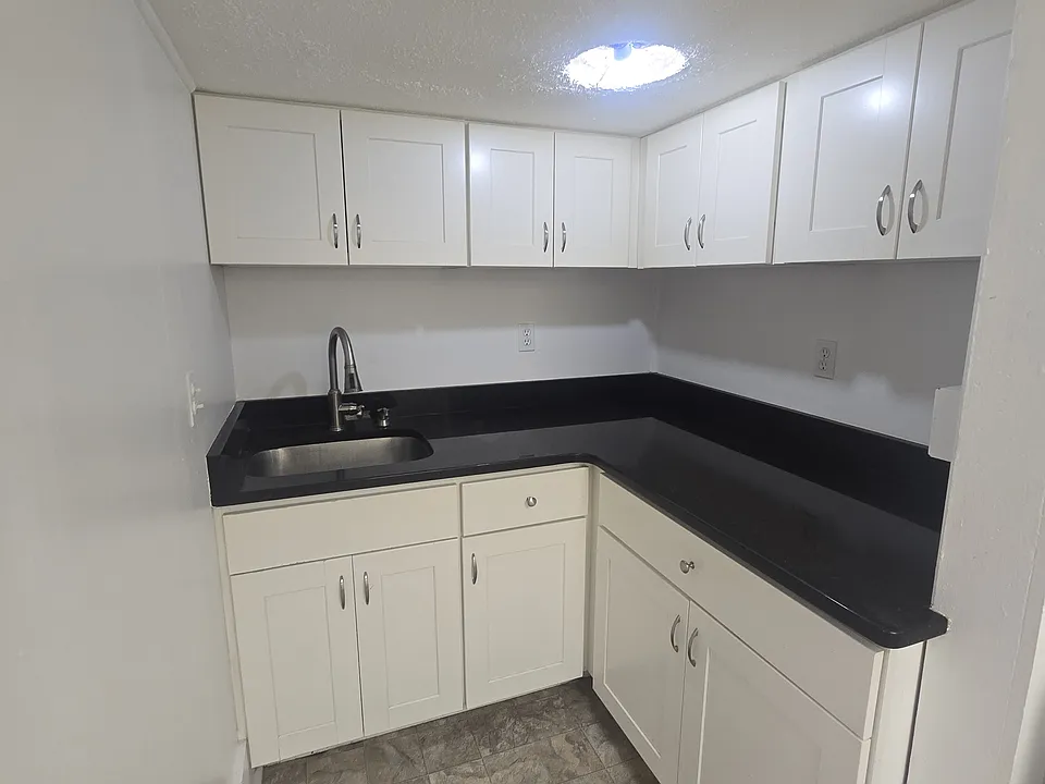 60 Academy St #8