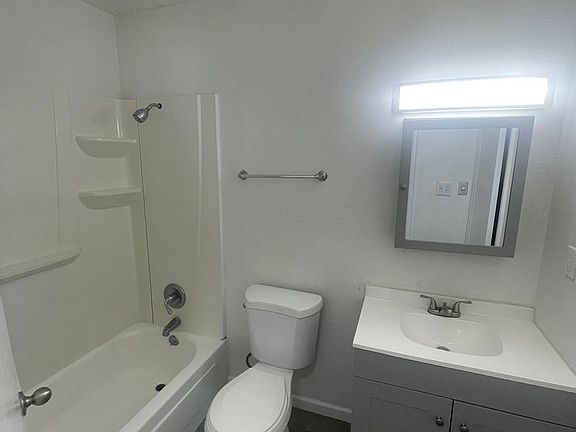 3rd image of 1935 Carmel Dr Unit 114