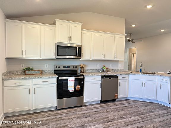 4th image of 302 Quarry Ln