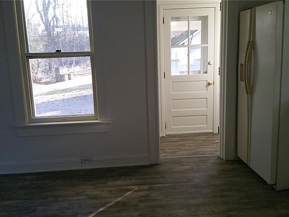 4th image of 9 Welling Ave