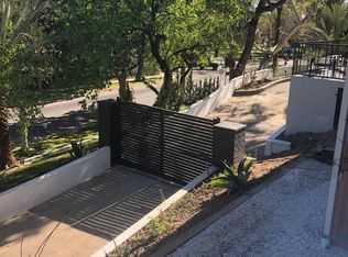 10401 Wyton Dr, Los Angeles, CA 90024