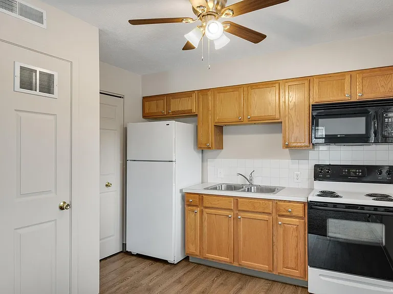 2994-3008 Mogadore Rd #21-27 — Photo 3