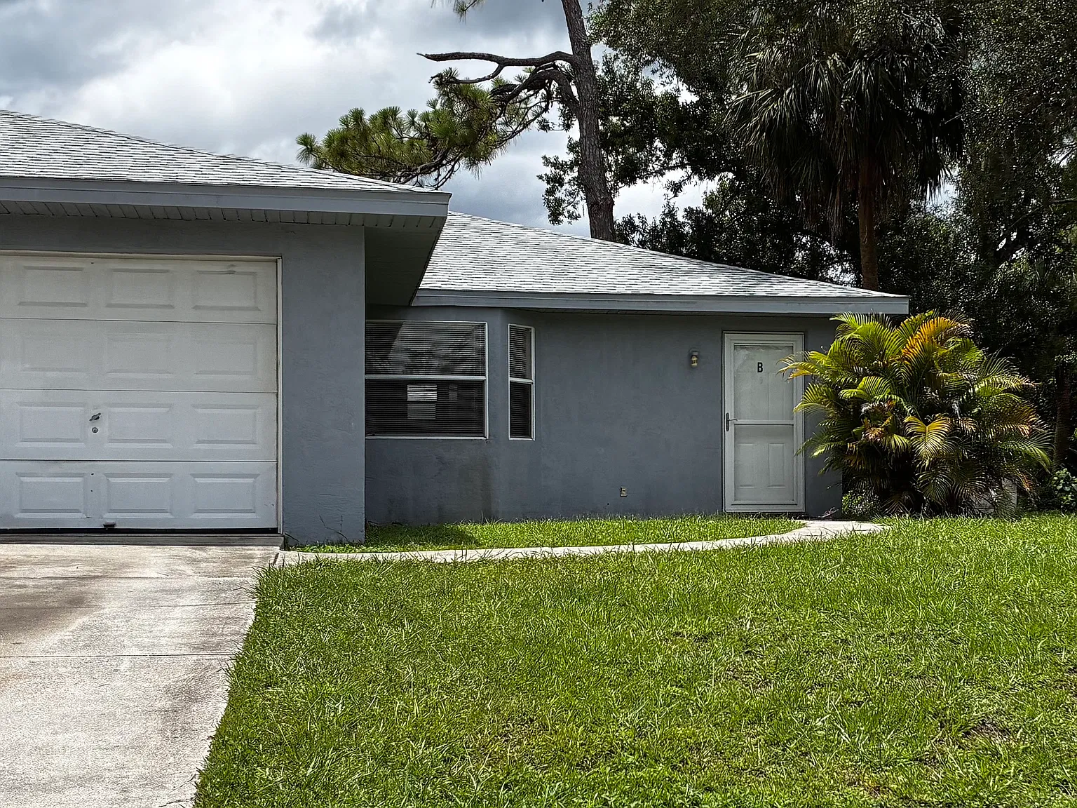 2 bed, 920 sqft, $1,300 — Photo 1