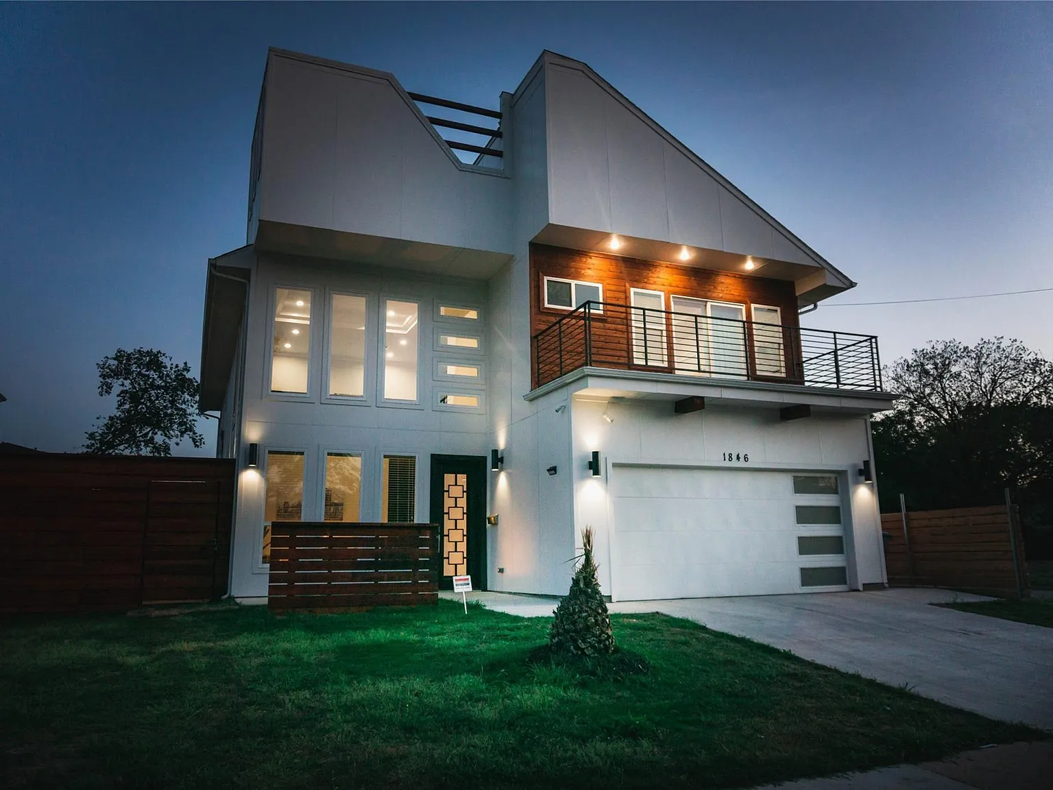 5 bed, 3212 sqft, $4,750 — Photo 2