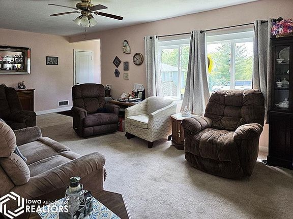 4th image of 1208 Castle St
