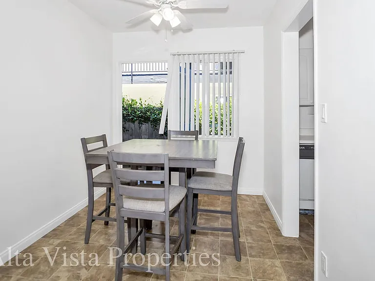 855 Emerald St — Photo 6